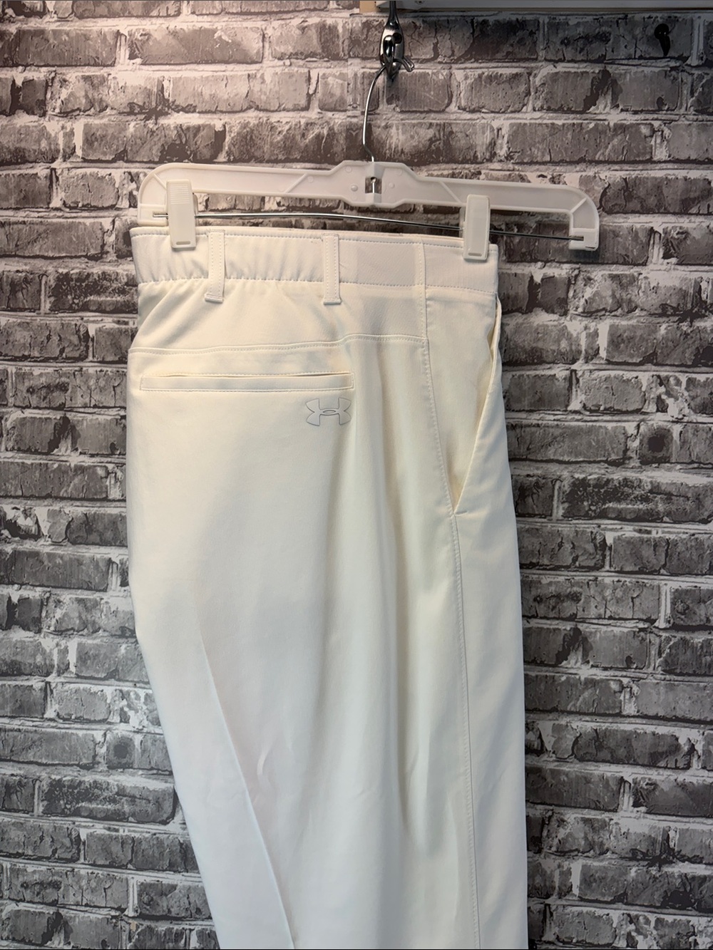 Under Armour Men’s White Golf Chino Pants